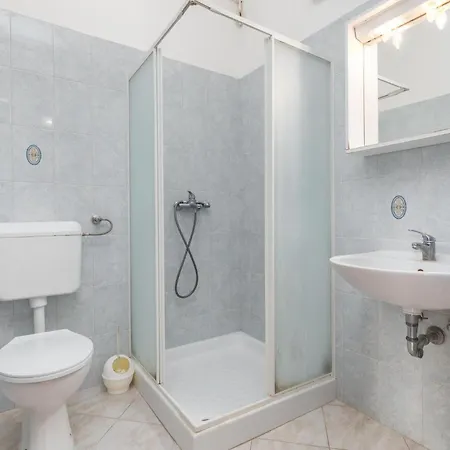 Lovely Apartment In Fazana With Kitchen * Fazana