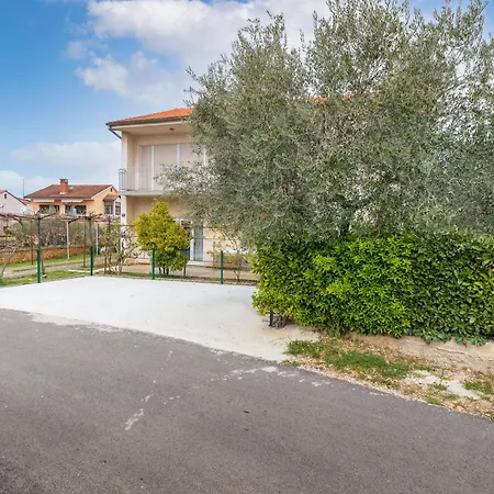 Lovely Apartment In Fazana With Kitchen Apartment